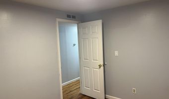 7 Metroview Ct, Ann Arbor, MI 48108