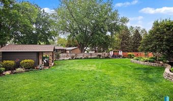 904 S Patrician Ct, Brandon, SD 57055