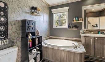 8990 Hilltop Rd, Beggs, OK 74421