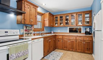 22665 W DEPOT St, Antioch, IL 60002