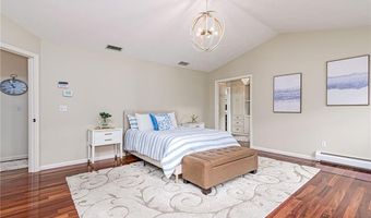 36 Beauchamp Dr, North Kingstown, RI 02874
