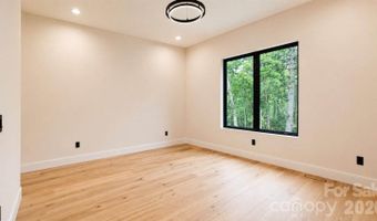 407 Melnick Ter, Asheville, NC 28803