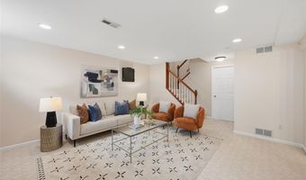 614 Whispering Willows Ct, Ballwin, MO 63021