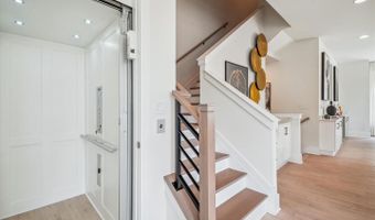 8229 RIVER Rd, Bethesda, MD 20817