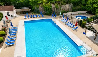 40 Huntington Ct 40, Bethel, CT 06801