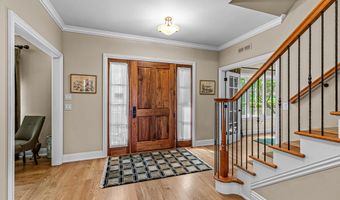 551 Strawberry Ln, Ashland, OR 97520