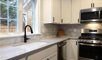 13 Arnold Ave 1, Jamestown, RI 02835