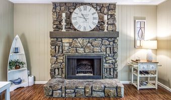 17 Valls Ln, Hot Springs Village, AR 71909