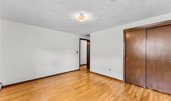 71 Plymouth St, Cranston, RI 02920