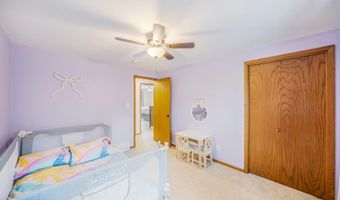 1820 W GLENDALE Ave, Appleton, WI 54914