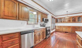 302 S 6th St, Chickasha, OK 73018
