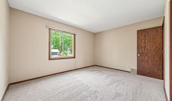 1088 Whitney Dr, Apple Valley, MN 55124