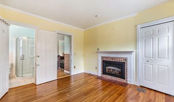55 Hunter Ave, Newport, RI 02840