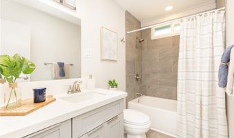 407 Keaniani St B, Kailua, HI 96734