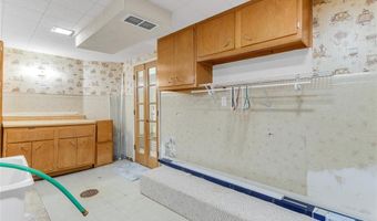 4359 Mohegan Dr, Affton, MO 63123