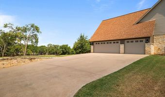 402 N Parkway Dr, Alvarado, TX 76009