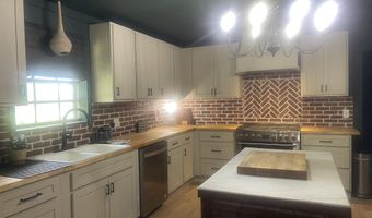 226 6th St SW, Arab, AL 35016