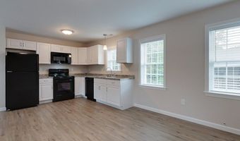 24 Pearl St 4, Ayer, MA 01432