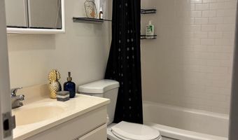 1300 ARMY NAVY Dr 816, Arlington, VA 22202