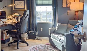 4 Spinnaker Dr, East Providence, RI 02915