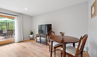 2 Roundhouse Rd 2, Bourne, MA 02532