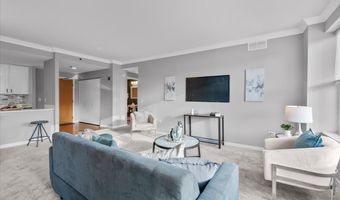 77 S Evergreen Ave 206, Arlington Heights, IL 60005