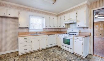 1924 Niagara Dr, Camden, SC 29020