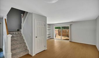 132 Point Of Woods Dr, Albany, NY 12203