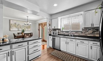 6716 Rosedale Blvd, Allen Park, MI 48101