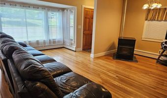 461 River Rd, Lincoln, RI 02865