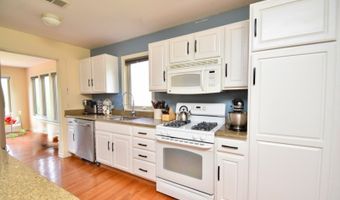 1 Wimbledon Dr 3, Alloway, NJ 07462