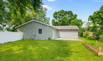 1602 Golden Oak Ln, Madison, WI 53711