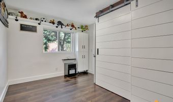 2121 Belmont Dr, Anchorage, AK 99517