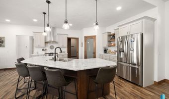 1012 S Nicholas Ave, Brandon, SD 57005