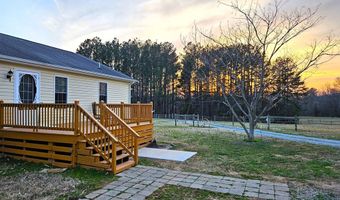 13521 Dykeland Rd, Amelia Court House, VA 23002