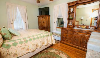 129 Summit St, Baileyville, ME 04694
