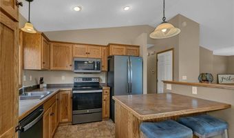 984 Waters Edge Cir, Avon, MN 56310