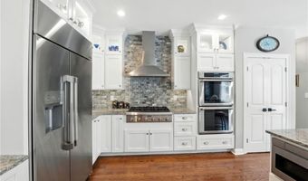 25 Rock Way, East Greenwich, RI 02818