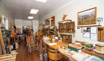 342 S Monroe St, Alderson, WV 24910