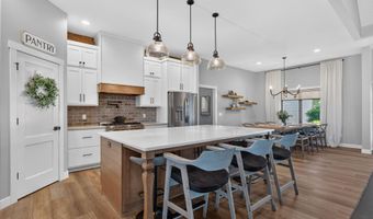 5895 Menza Dr, Auburn, IN 46706