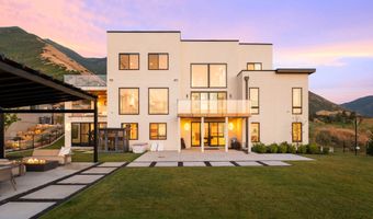 348 E HIDDEN LAKE Dr, Bountiful, UT 84010