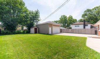 7 N Lincoln Ave, Addison, IL 60101