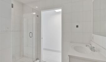 3500 Mystic Pointe Dr 105, Aventura, FL 33180