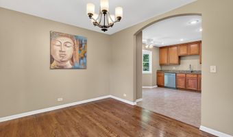 908 S Arlington Heights Rd, Arlington Heights, IL 60005