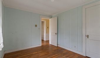 11 Namcook Rd, Narragansett, RI 02882