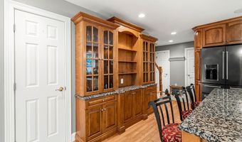 60 Camelot Dr, Bedford, NH 03110