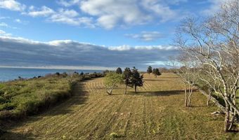 7 Clarkes Village Rd, Jamestown, RI 02835