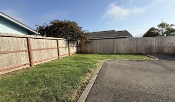714 PIONEER Rd 1B, Brookings, OR 97415