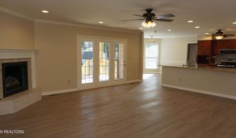 867 Westgate Dr, Alcoa, TN 37701