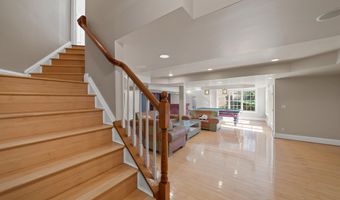 2086 Autumn Hill Dr, Ann Arbor, MI 48103